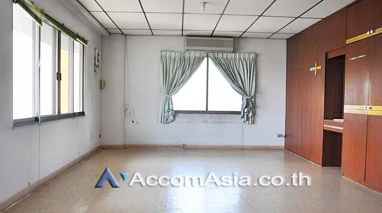 5  Office Space For Rent in ratchadapisek ,Bangkok MRT Sutthisan AA14499